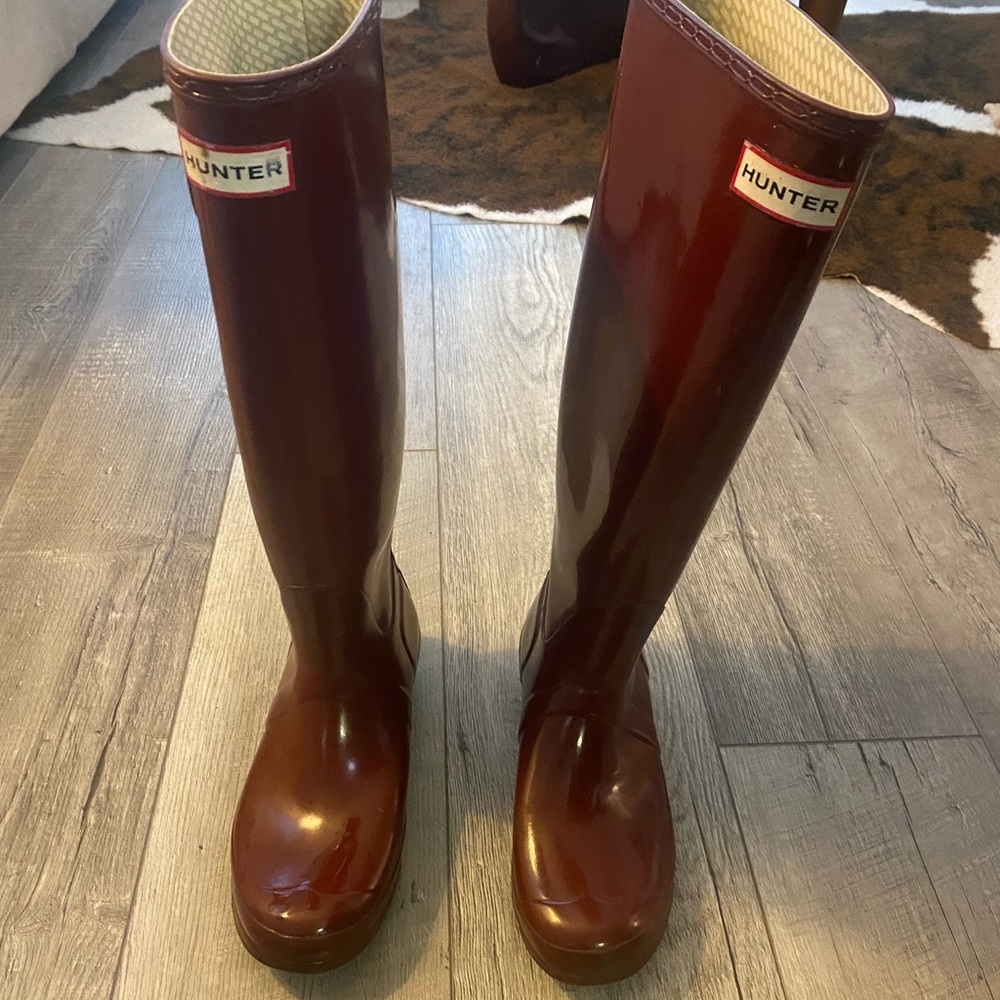 Maroon Hunter Boots size 8
